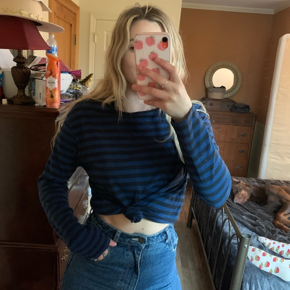 CEDAR WOOD LONG SLEEVE - Picture 2 of 8